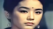 林青霞的第一部古装剧《古镜幽魂》饰演一个女gui，当时才二十岁