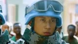 中国蓝盔：黑帮老大故意挑衅，中国军人一招教他做人，太霸气
