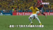 内马尔最严重的一次受伤，差点被踢瘫痪，巴西球迷扬言要做掉对方