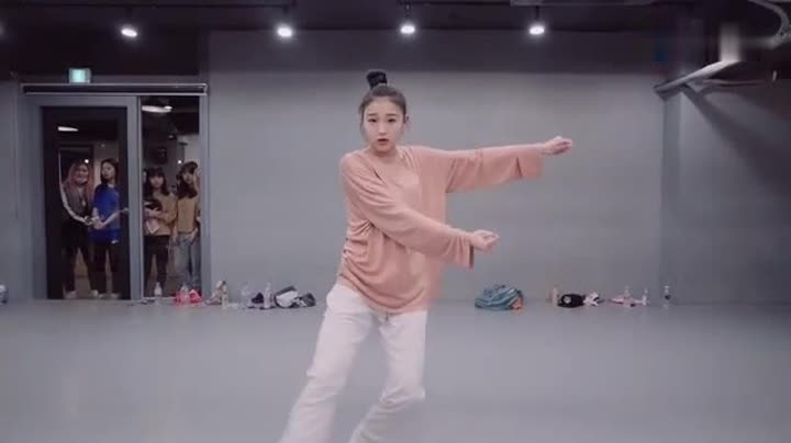 1m舞室《never be the same》,笑眼妹