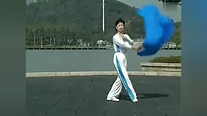            木兰拳-长绸扇应美凤