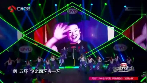 04:02《五环之歌》被吴莫愁改得这么洋气，岳云鹏都听哭了11热度