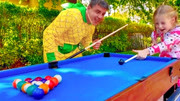 萌宝乐园：Nastya 和爸爸玩打台球游戏！