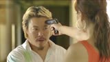 国家形象：女警察为抓毒枭，宁愿牺牲自己，独身一人拖住毒枭