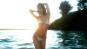 美女视频 颜值超高小姐姐 海边落日余晖泳装性感写真