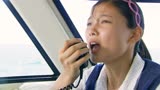 韩剧《五月女王》财阀千金炫耀向同学炫耀父亲的游艇，船舱却渗水