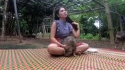 实拍美女抱猫猫玩耍,最后猫猫都被整不耐烦了1生活完整版视频在线观看爱奇艺