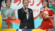 杨澜23岁儿子曝光,颜值随了母亲,51岁杨澜身材发福原创完整版视频在线观看爱奇艺