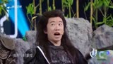 贾玲和杨迪扮演《仙剑奇侠传》里的赵灵儿和李逍遥，贾玲要演露出蛇的尾巴