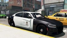 BeamNG警察模拟：提车第一天就猛撞街车？（道奇战马洛杉矶警车！）