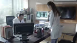 产科医生：曲晋明告诉何晶 她妈得了癌症 何晶赶往医院