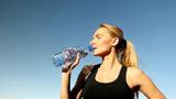 运动后只能喝冷水是谣言吗
