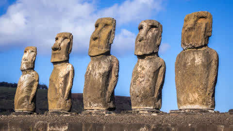 收罗新鲜资讯,分享奇闻趣事 复活节岛上的巨人石像