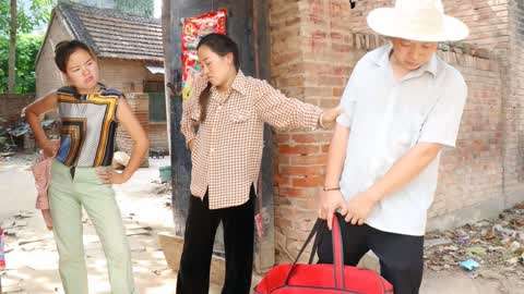 父亲把女儿捆起来干 
