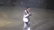 年近九旬的胡枫清唱《吹水》，突然罗兰上台，全场欢呼鼓掌