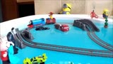 玩具总动员伍迪坐着托马斯小火车去冒险，过家家玩具