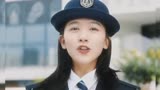 小时候眼里不会只有那群铁疙瘩吧？注意到这个小姐姐没？铁甲小宝
