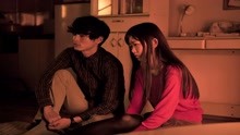 日本电影《我在你床下》男人躲在床底，竟发现了不可告人的秘密3