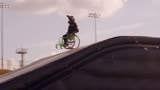 美国达人秀：轮椅也能这样子玩，空中翻转！