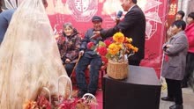 河南农村婚礼，盼到孙子结婚了爷爷奶奶说：娶孙媳妇了高兴的很啊