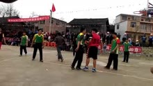 2016年洛平村篮球冠军争夺赛，分别是打白VS雅水新寨