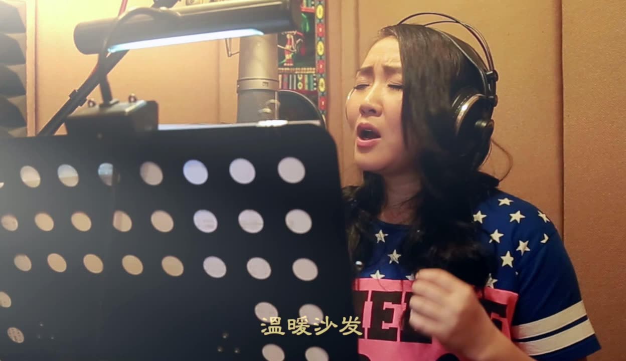 视频简介:幸福之家 ——电视剧《高第街》片尾曲 演唱:张莹 词:梁天山