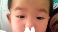 女儿感冒！最新治疗流鼻涕方法！