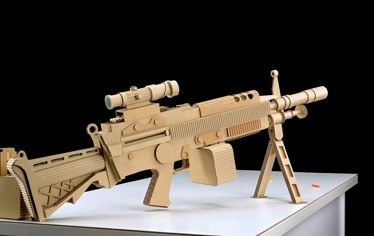 心灵手巧diy:用纸板制作的玩具m249轻机枪
