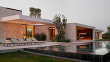 【建筑美学】带泳池花园的美丽西班牙豪宅|瓦伦西亚的马德里加尔之家Casa Madrigal