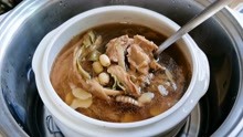 广东人常煲的霸王花清火汤，清香润滑又营养，常熬夜上火多喝2碗