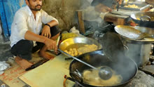 小吃街，印度街头美食，就这环境能吃下去的都是大神