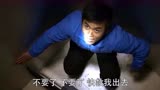 火线英雄：男子被困电梯，生死关头竟还想的自己新买的电视机！
