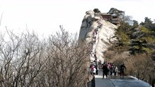 登西岳华山看美景，四月天依旧下雪，陕西自然风光的头牌！