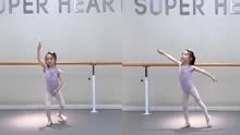 女儿学芭蕾舞花费10万，妈妈看到女儿的舞姿后崩溃：完全没眼看