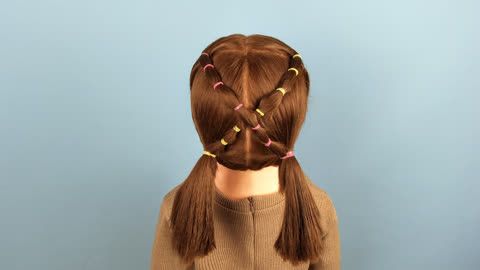 小学生女孩发型 梳头图片