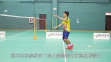 前国羽队员杨晨，羽球教学：双打发完球，这样做，才能抢先进攻！