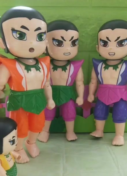 小朋友们快送给三娃一颗小爱心吧.