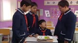 快乐星球：小学生现身教室，宝贝正在题海里挣扎，同学来救他了！