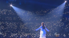 席琳迪翁最有成就感的时刻，现场8万人合唱成名曲，太感动了