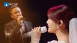 闪光的乐队：杨坤、杨丞琳合唱《萱草花》，一席婚纱感动众人