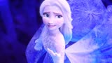 冰雪女王艾莎变成了冰雕，把看到的真相告知安娜《冰雪奇缘2》