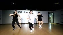 [图]LISO Choreography | Tell Me (What is love) - 유영진＆디오