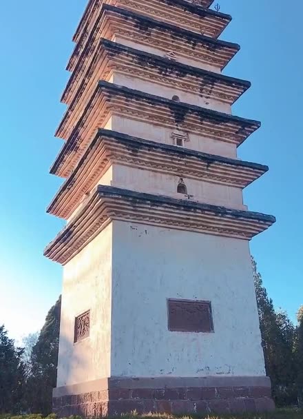 家住雁塔路怎能不来打个卡楚雄八景之一哦,你们猜猜在哪里