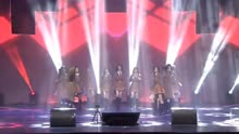 [图]《燃烧吧团魂》比赛现场SNH48演唱歌曲《H Zone》，开场就精彩了