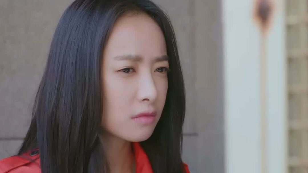 Watch the latest 美丽的秘密何润东这是怜香惜玉呀，帮宋茜送