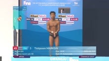泰国选手跳水失误，几乎“半躺”到水面，水花溅起一大片！