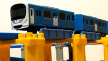玩具小火车：西武鉄道DORAEMON-GO玩具开箱