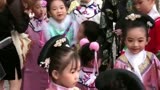 5岁小女孩饰演还珠格格太美了，眼睛会说话！