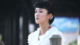 飘摇人生：为了哄美女开心，小伙居然做了这种事，真让人惊讶