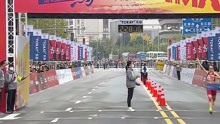 2022上海马拉松杨绍辉夺男子冠军，张德顺一骑绝尘夺女子冠军！